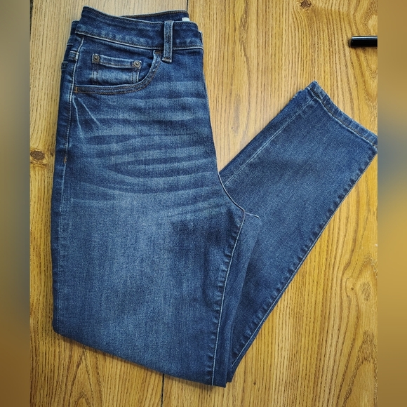 Ceros women's high-rise, relaxed fit, Tapered denim jeans, size 28. - Picture 2 of 16